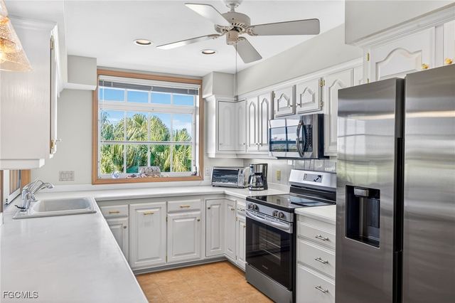 1422 Sanderling CIR, Sanibel, FL 33957