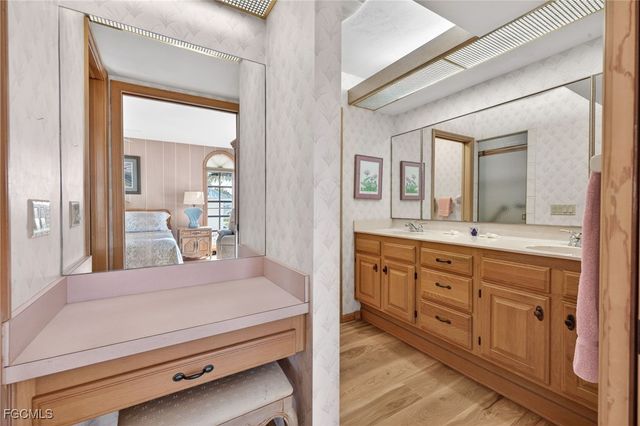 1422 Sanderling CIR, Sanibel, FL 33957