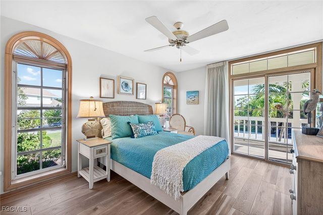 1422 Sanderling CIR, Sanibel, FL 33957