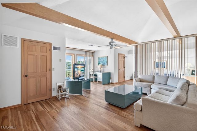 1422 Sanderling CIR, Sanibel, FL 33957