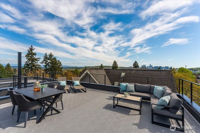 4122 Burke Avenue N, Seattle, WA 98103