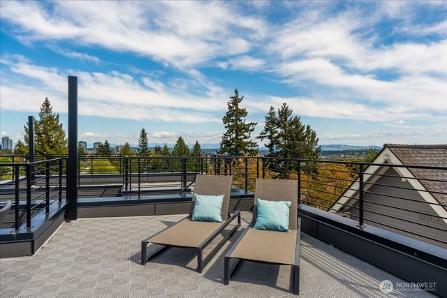 4122 Burke Avenue N, Seattle, WA 98103