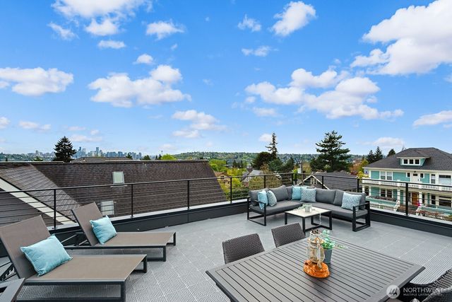 4122 Burke Avenue N, Seattle, WA 98103
