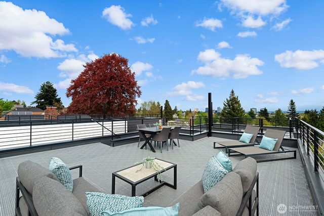 4122 Burke Avenue N, Seattle, WA 98103