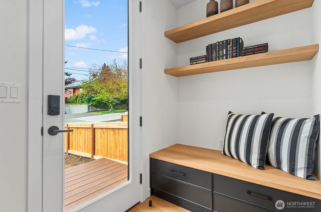 4122 Burke Avenue N, Seattle, WA 98103