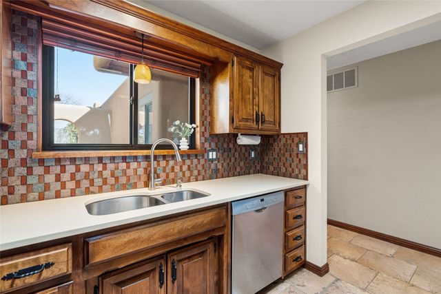 268 Camino De La Sierra, Santa Fe, NM 87501