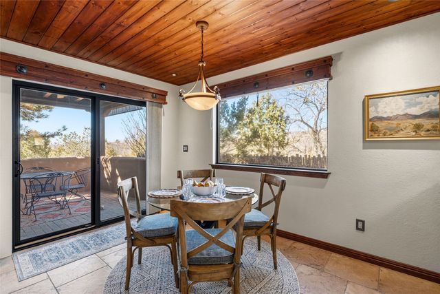 268 Camino De La Sierra, Santa Fe, NM 87501