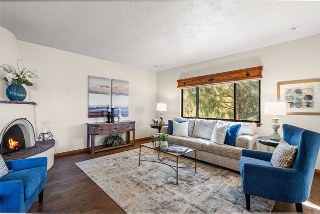 268 Camino De La Sierra, Santa Fe, NM 87501