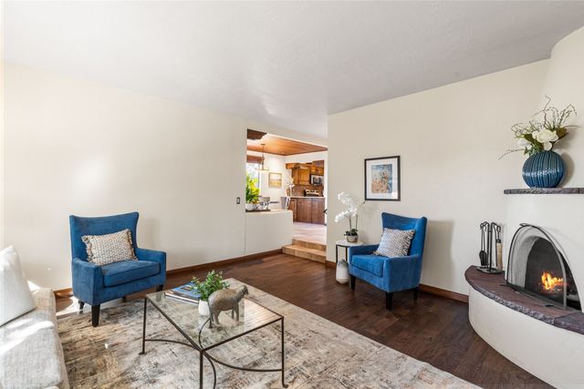 268 Camino De La Sierra, Santa Fe, NM 87501