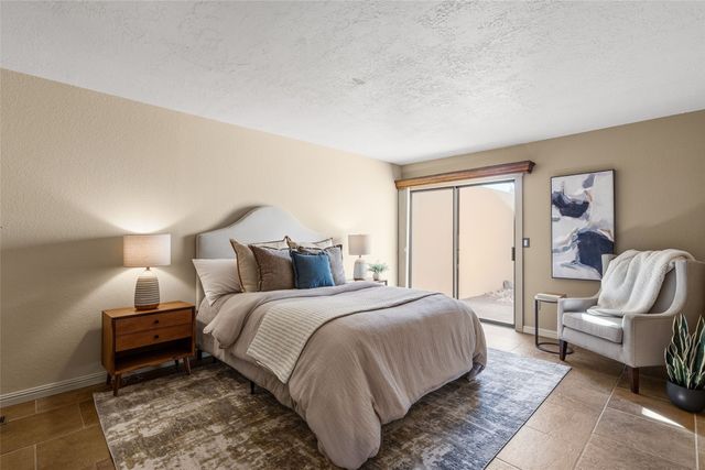 268 Camino De La Sierra, Santa Fe, NM 87501