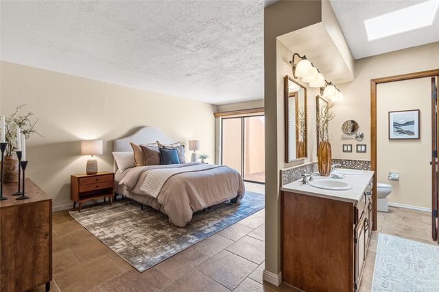 268 Camino De La Sierra, Santa Fe, NM 87501