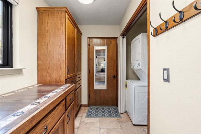 268 Camino De La Sierra, Santa Fe, NM 87501