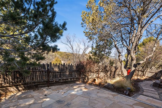 268 Camino De La Sierra, Santa Fe, NM 87501