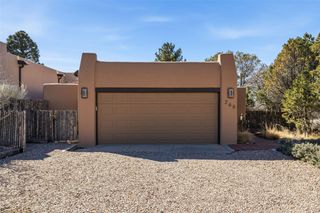 268 Camino De La Sierra, Santa Fe, NM 87501