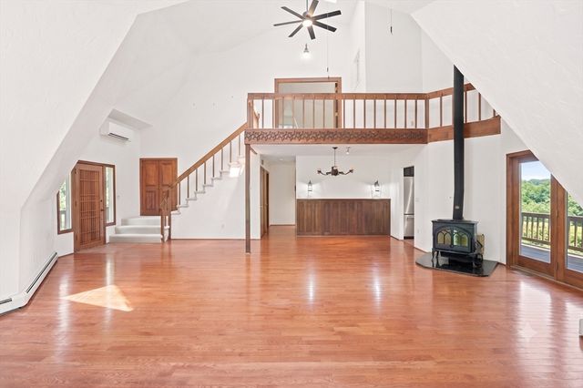 13 Town Farm Rd, Ipswich, MA 01938
