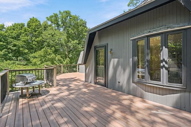 13 Town Farm Rd, Ipswich, MA 01938