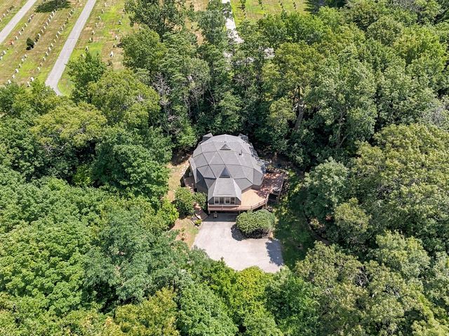 13 Town Farm Rd, Ipswich, MA 01938