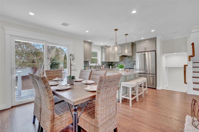 10 Poet Lane, Greenlawn, NY 11740