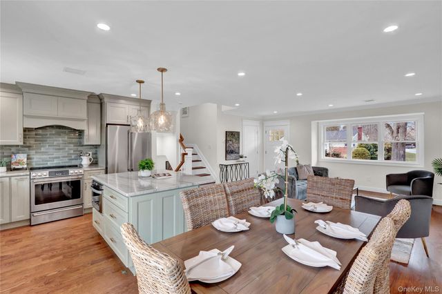 10 Poet Lane, Greenlawn, NY 11740