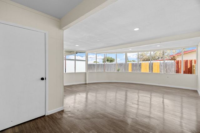 4504 Bonham Ave, Odessa, TX 79762