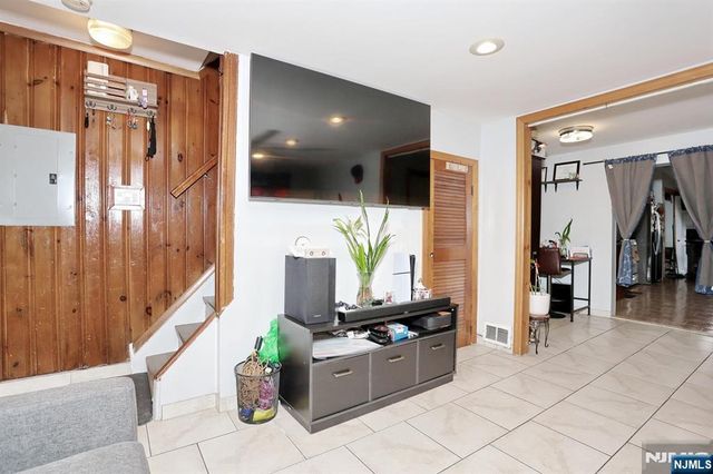 314 42nd Street, Union City, NJ 07087