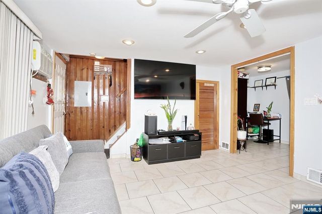 314 42nd Street, Union City, NJ 07087