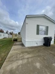 720 Trevor Ln, Oak Grove, KY 42262