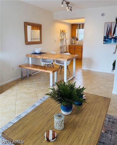 3250 10th ST N C8, Naples, FL 34103