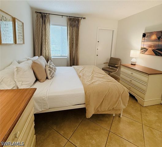 3250 10th ST N C8, Naples, FL 34103