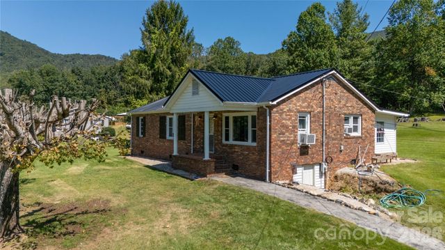 1424 Bear Creek Road, Bakersville, NC 28705