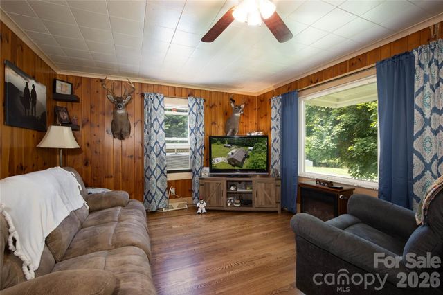 1424 Bear Creek Road, Bakersville, NC 28705