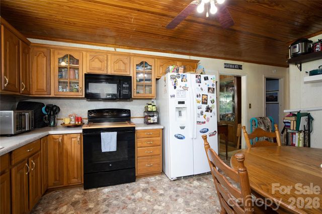 1424 Bear Creek Road, Bakersville, NC 28705