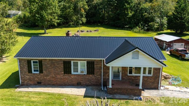 1424 Bear Creek Road, Bakersville, NC 28705