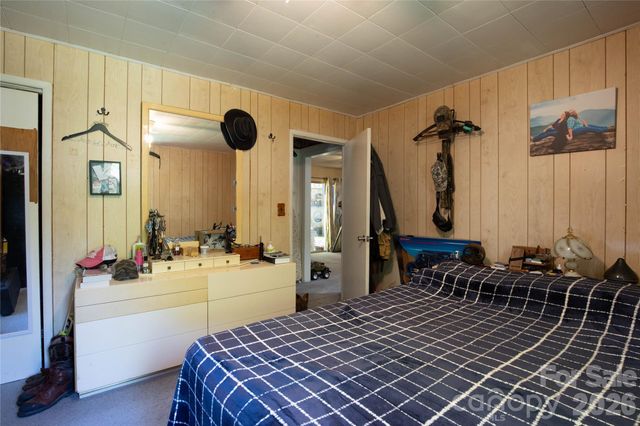 1424 Bear Creek Road, Bakersville, NC 28705