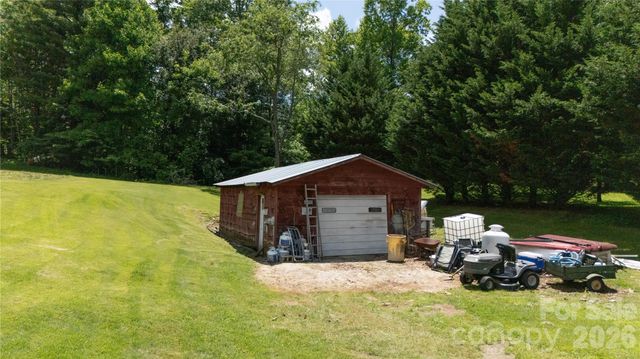 1424 Bear Creek Road, Bakersville, NC 28705