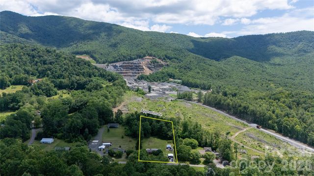 1424 Bear Creek Road, Bakersville, NC 28705