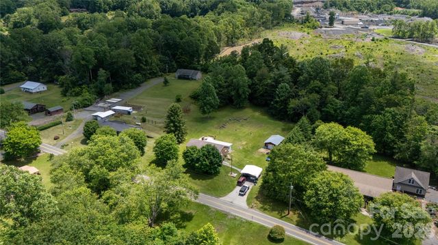 1424 Bear Creek Road, Bakersville, NC 28705