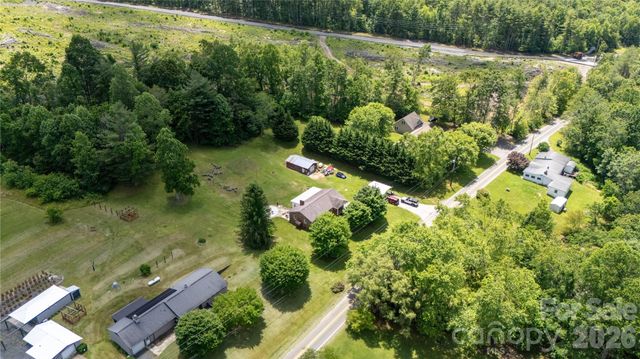 1424 Bear Creek Road, Bakersville, NC 28705
