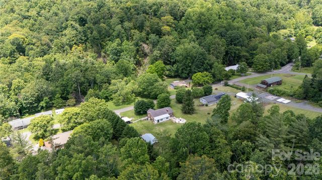 1424 Bear Creek Road, Bakersville, NC 28705