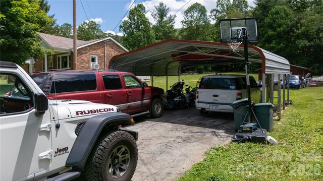 1424 Bear Creek Road, Bakersville, NC 28705