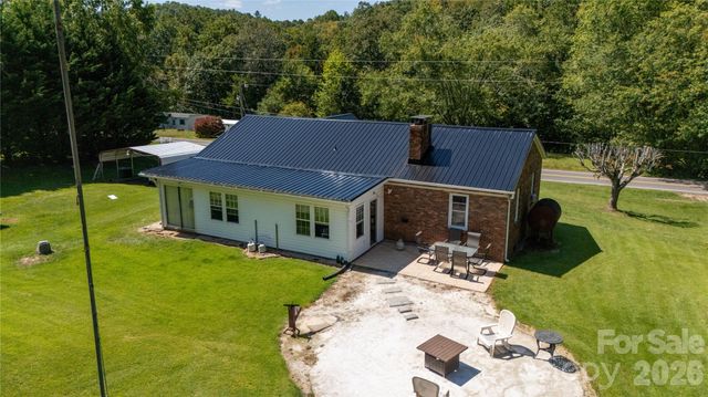 1424 Bear Creek Road, Bakersville, NC 28705