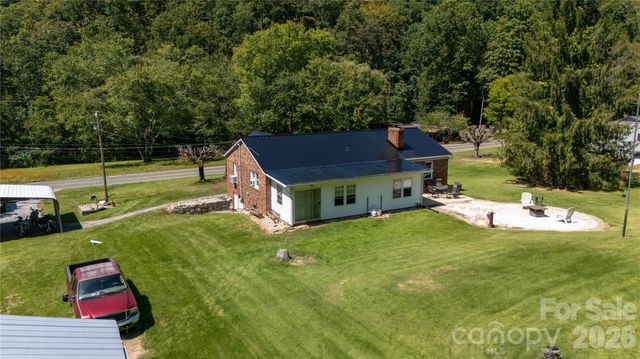 1424 Bear Creek Road, Bakersville, NC 28705