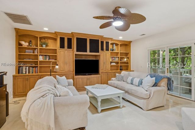 66 Timber Ln, Hilton Head Island, SC 29926