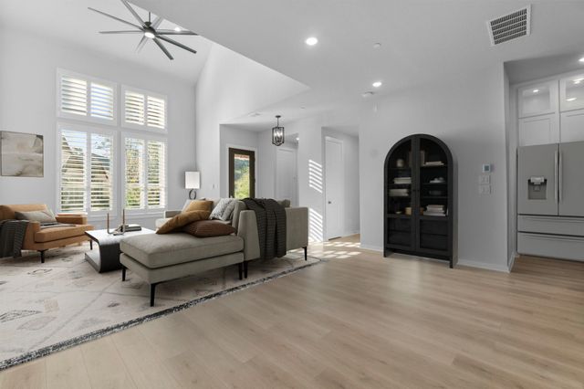 531 Cypress Valley Avenue, Montgomery, TX 77316