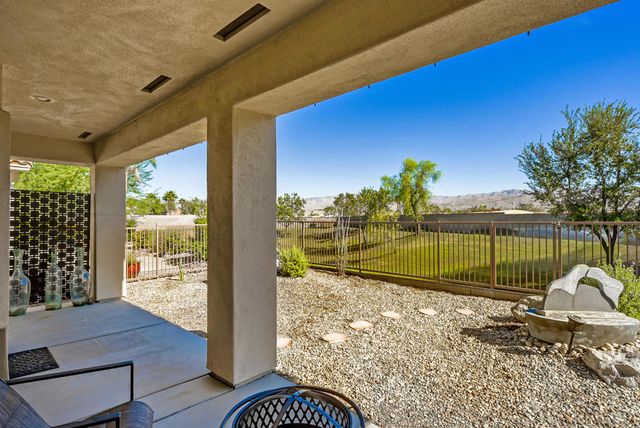 39676 Somerset Avenue, Palm Desert, CA 92211