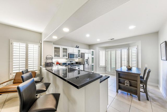 39676 Somerset Avenue, Palm Desert, CA 92211