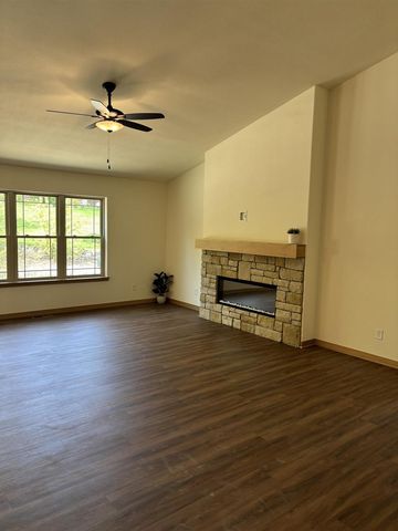 3 Savannah Parkway, Deerfield, WI 53531