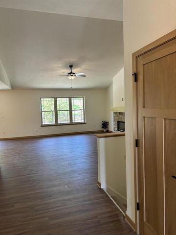 3 Savannah Parkway, Deerfield, WI 53531