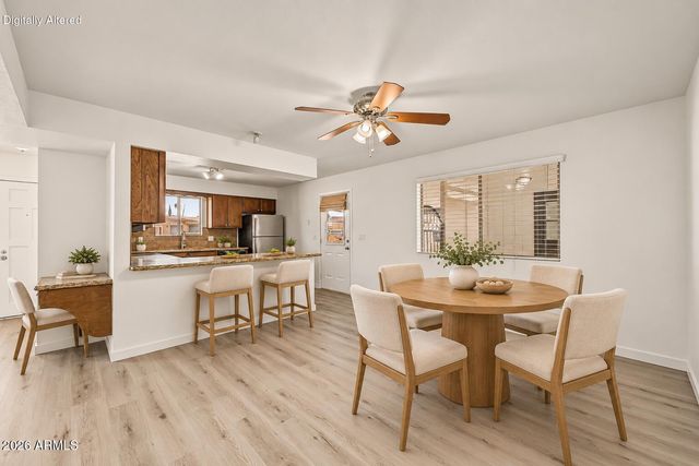 930 S ROSLYN Place, Mesa, AZ 85208