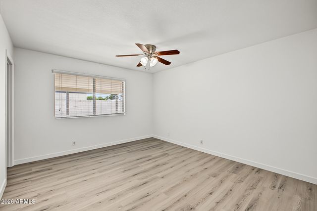 930 S ROSLYN Place, Mesa, AZ 85208
